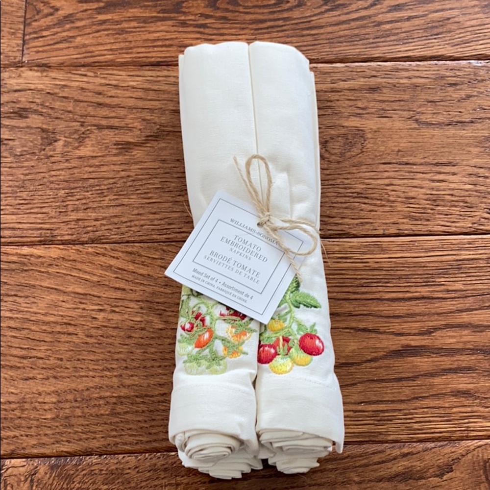 William Sonoma Tomato Embroidered Set of 4 Napkins